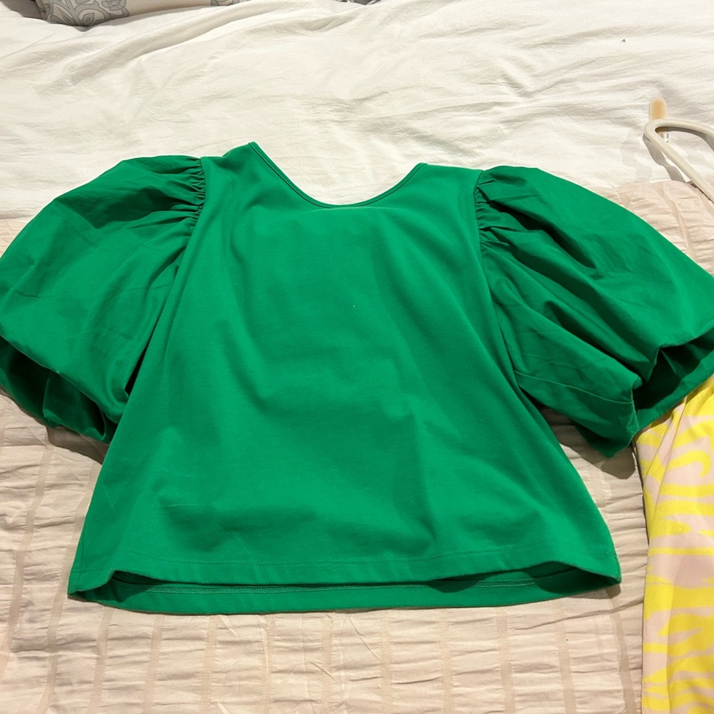 Women’s puff sleeve top